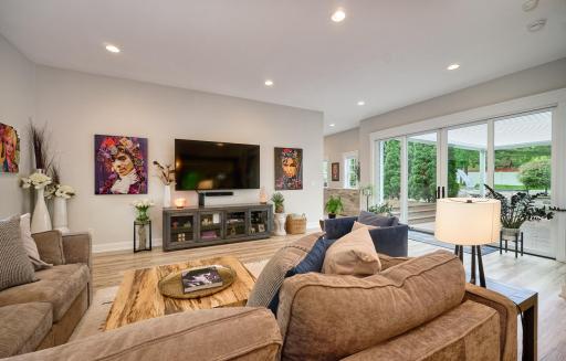 820 Niagara Lane N, Plymouth, MN 55447