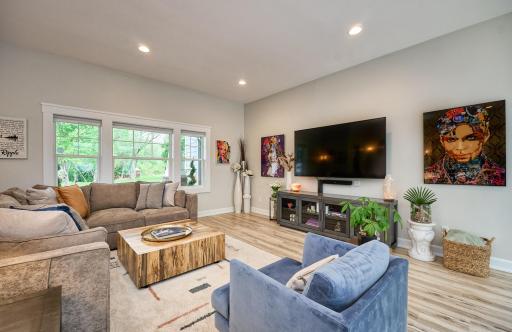 820 Niagara Lane N, Plymouth, MN 55447