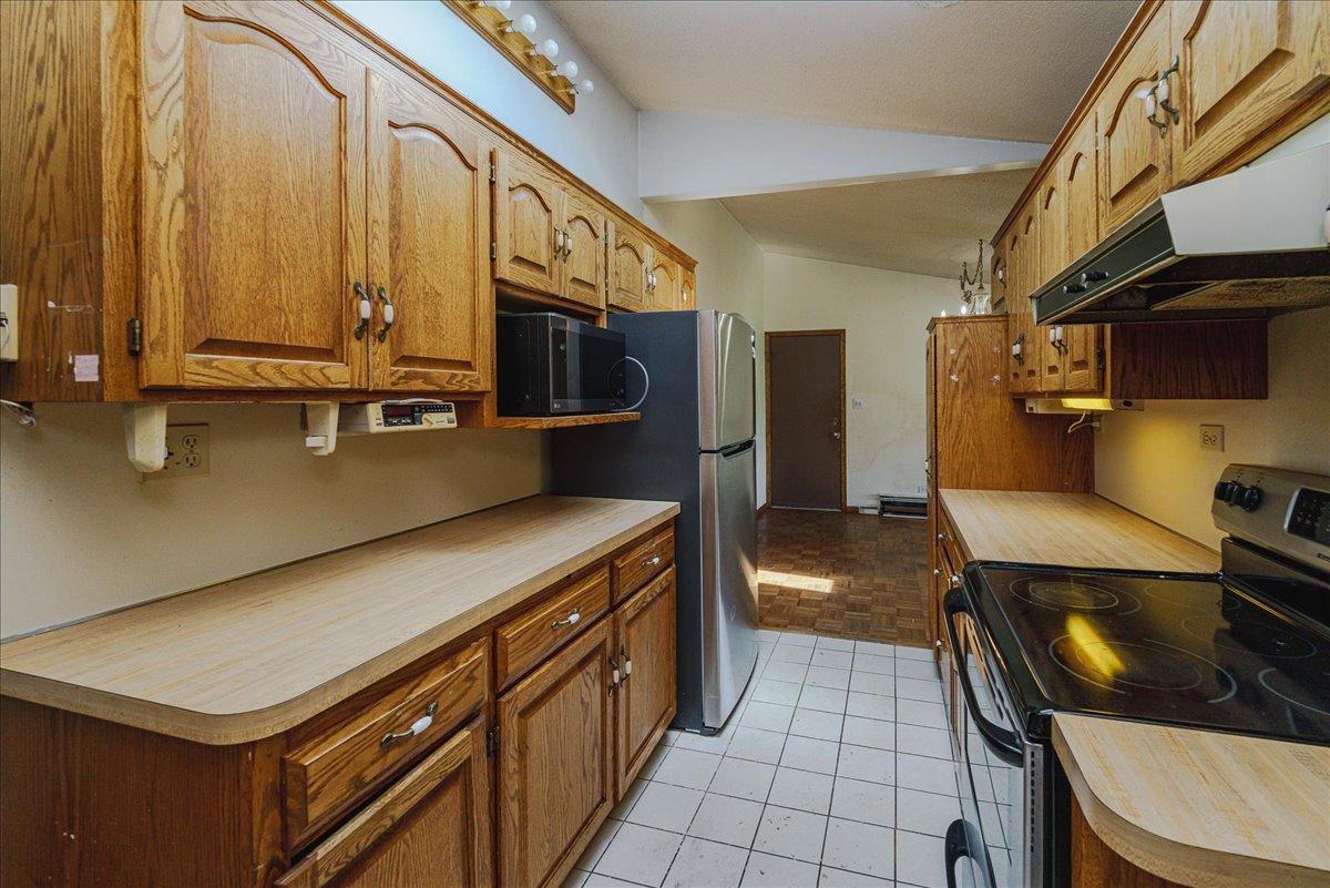 37-Kitchen.jpg
