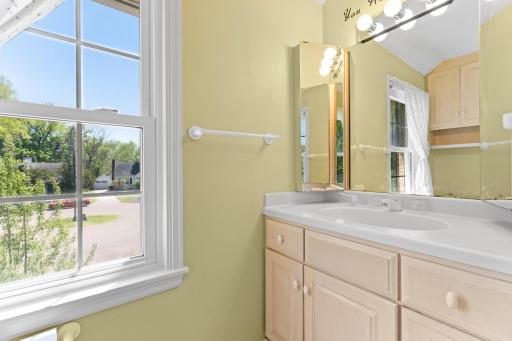 827 10 1/2 Street SW, Rochester, MN 55902