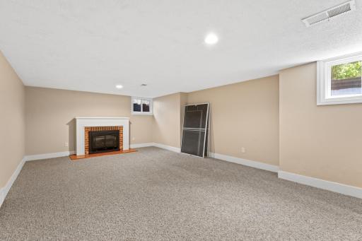 827 10 1/2 Street SW, Rochester, MN 55902
