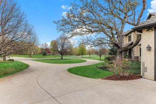 2660 Deer Ridge NE, Minneapolis, MN 55449