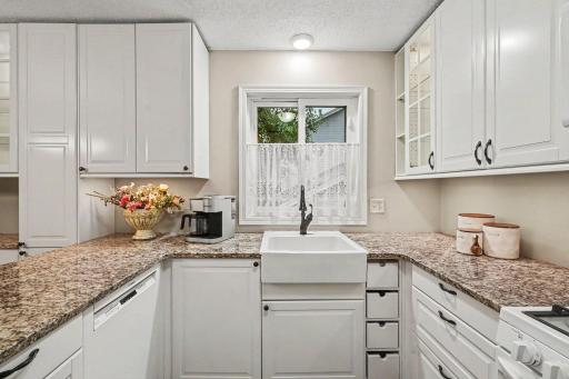 7201 32nd Avenue N, Crystal, MN 55427