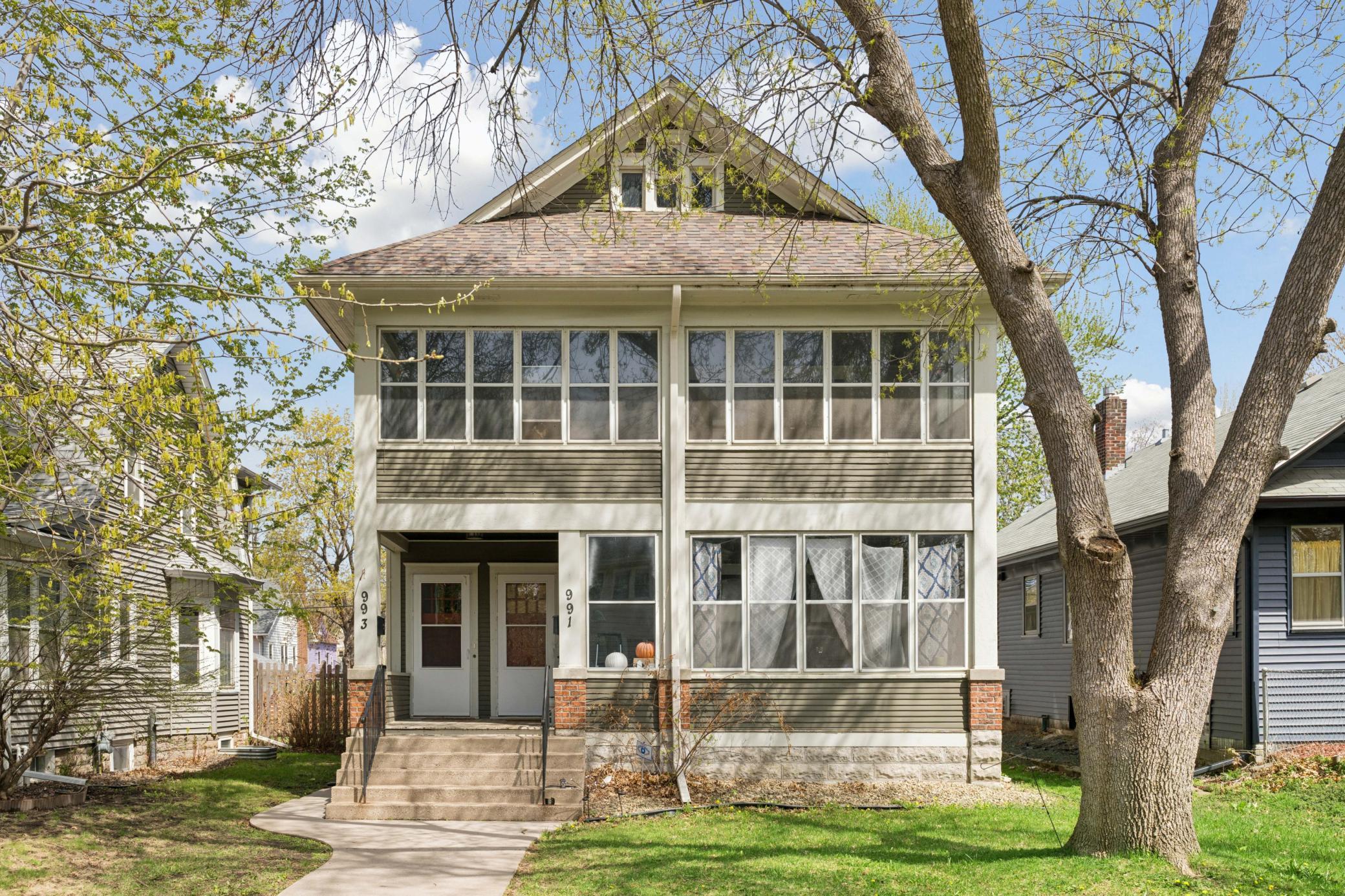 993 Wakefield Ave
