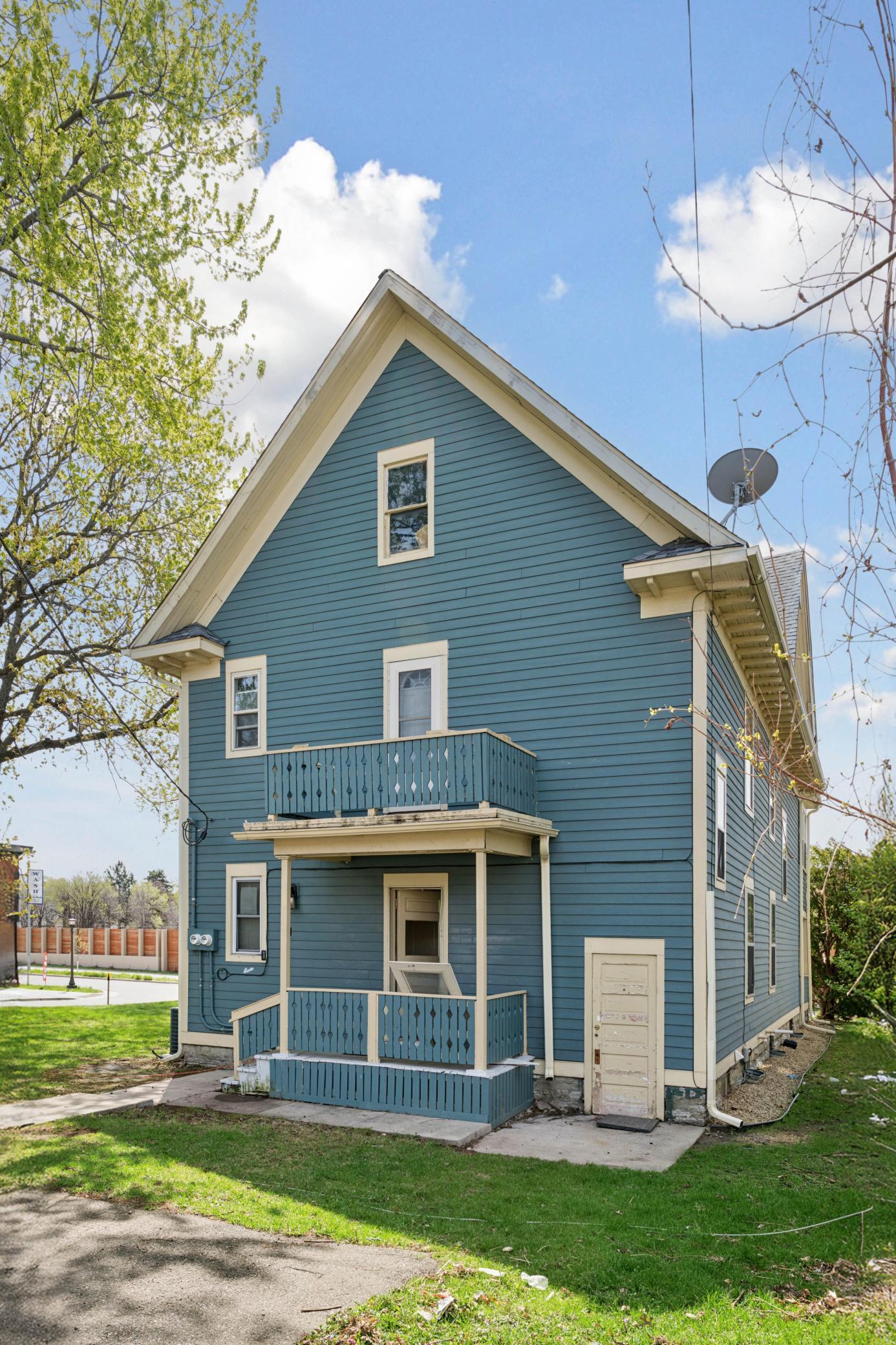 993 Hudson Rd