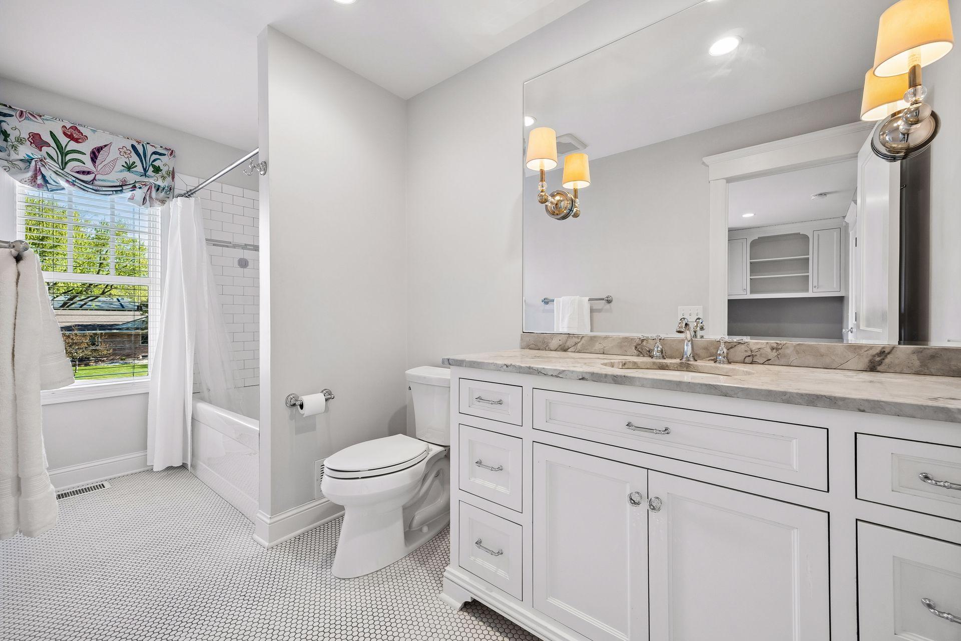 Ensuite Bathroom to Bedroom 2