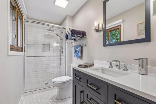 710 Clearbrook Lane, Vadnais Heights, MN 55127