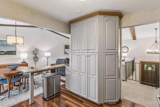 710 Clearbrook Lane, Vadnais Heights, MN 55127