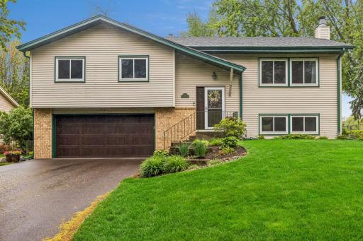 710 Clearbrook Lane, Vadnais Heights, MN 55127
