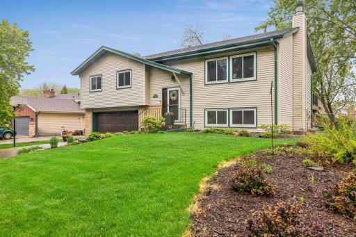 710 Clearbrook Lane, Vadnais Heights, MN 55127