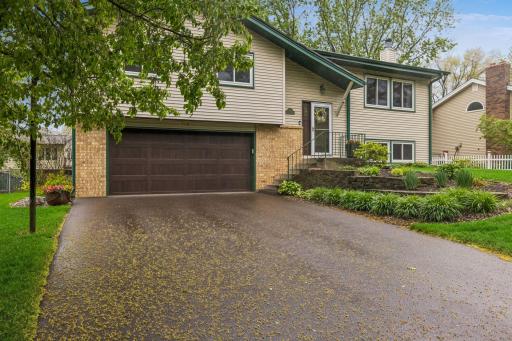 710 Clearbrook Lane, Vadnais Heights, MN 55127