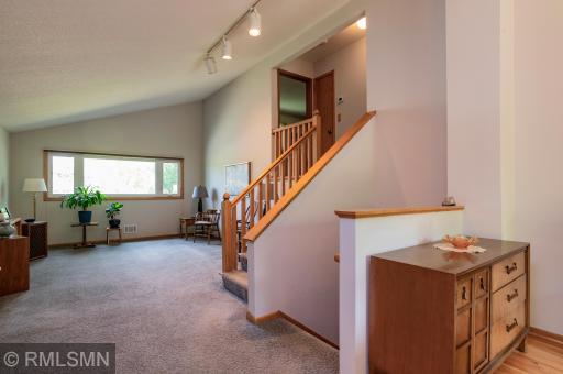 1874 Skillman Avenue W, Roseville, MN 55113