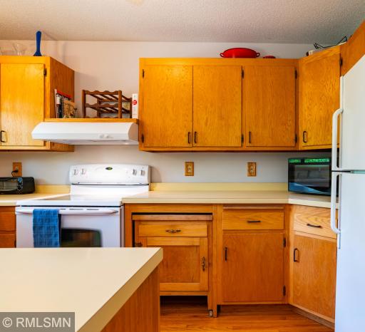 1874 Skillman Avenue W, Roseville, MN 55113