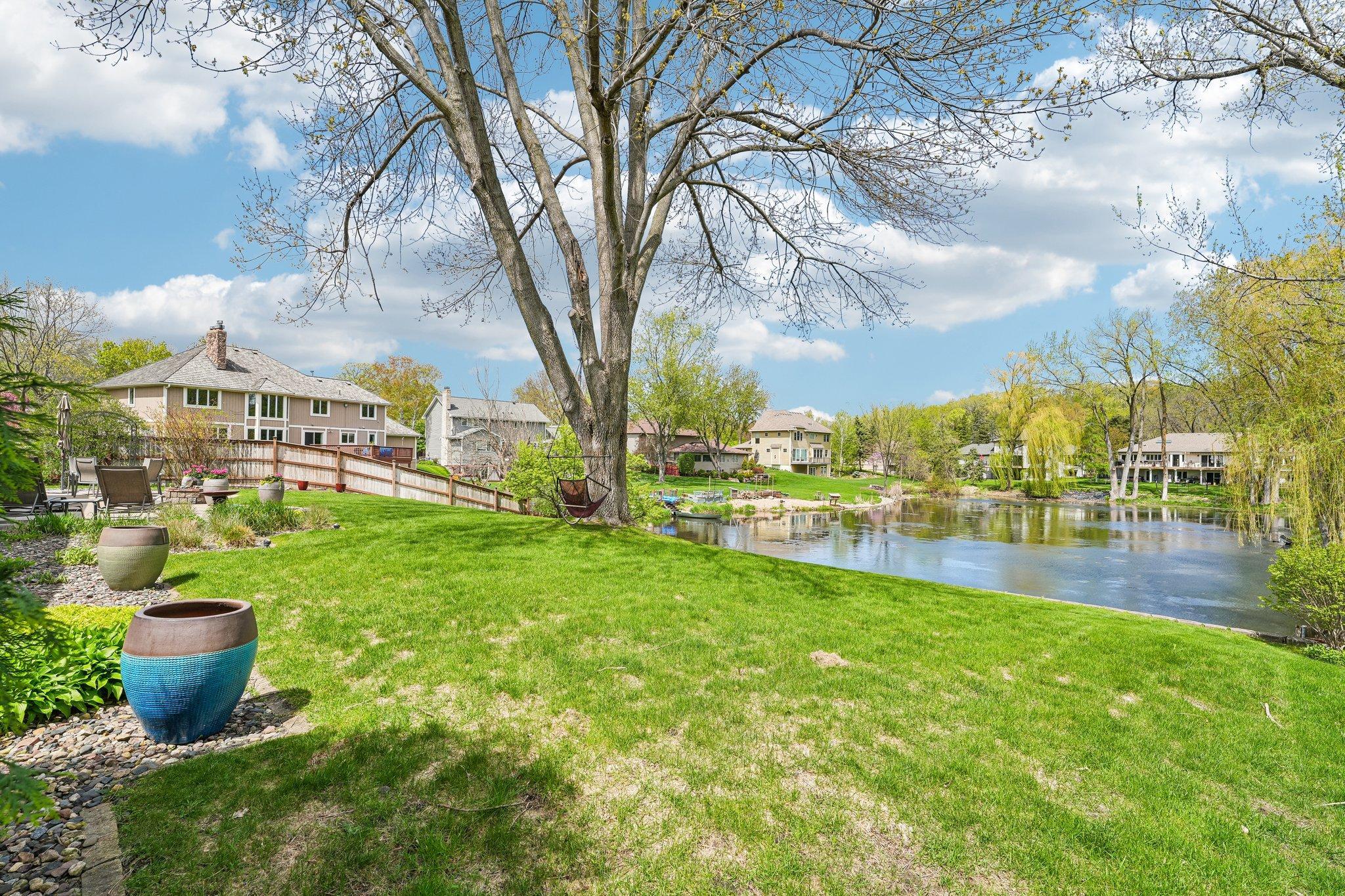 56-web-or-mls-Hyde Park Ln-S0505-056.jpg