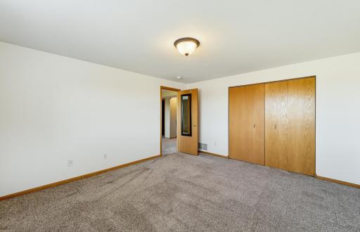 4414 Meadow Lakes Drive NW, Rochester, MN 55901