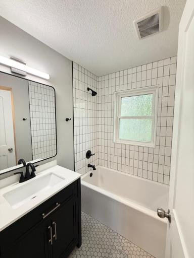 Fully renovated ceramic tile full bathroom