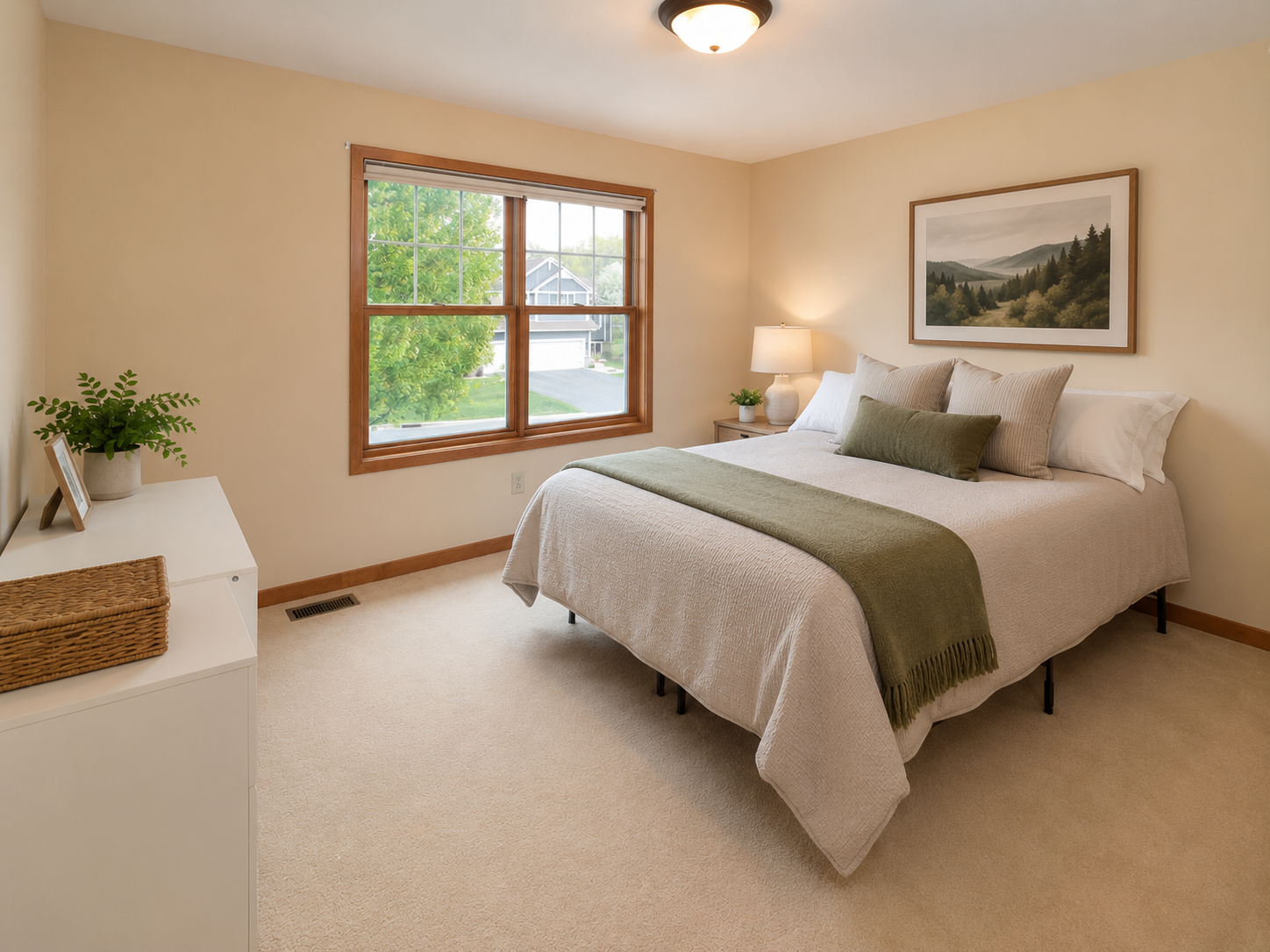 4 generously-sized bedrooms all on one level. *virtually staged
