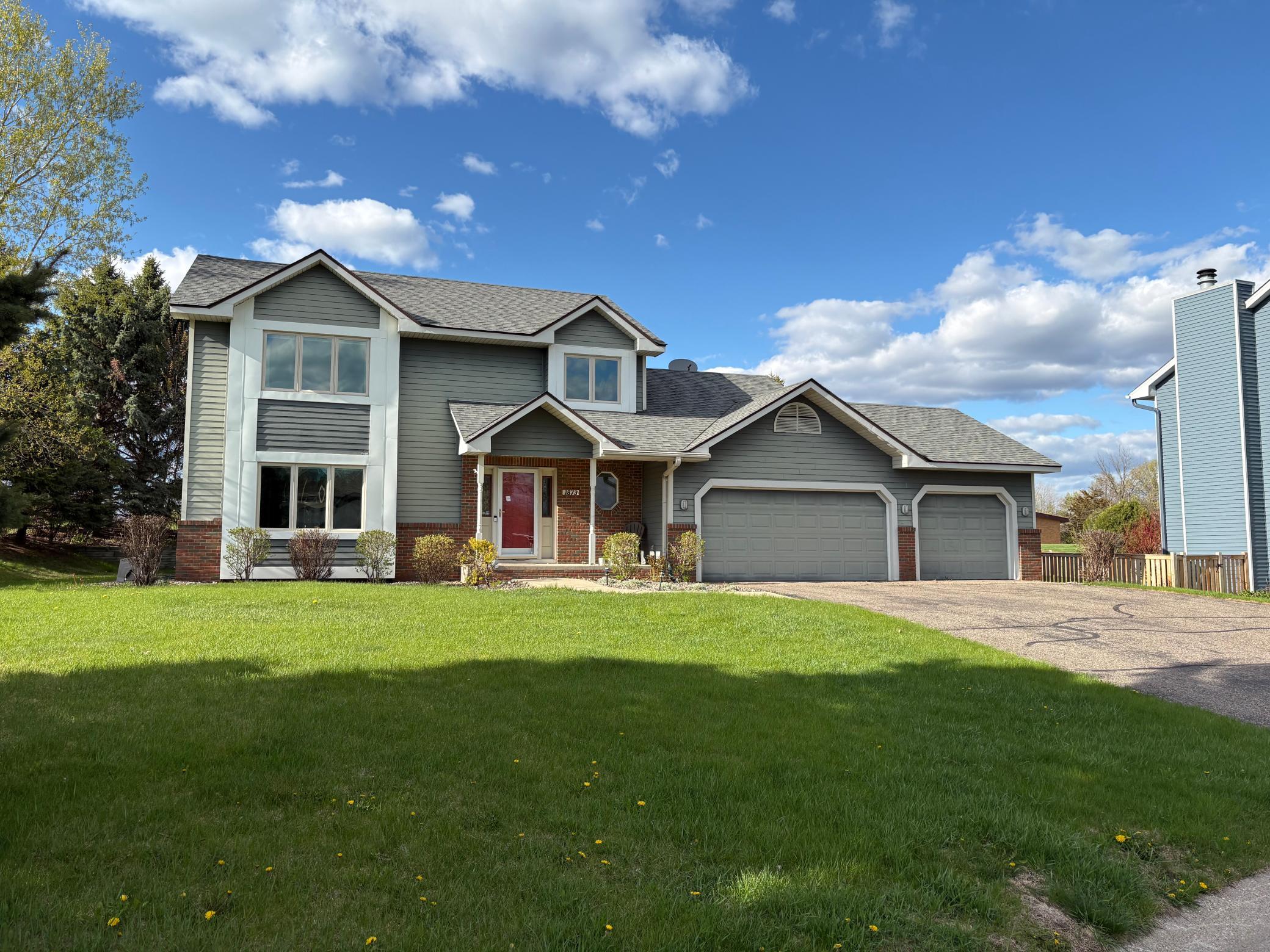 Welcome to 1873 Eldridge Ave W