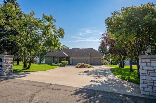 5979 24th Street NE, Willmar, MN 56201
