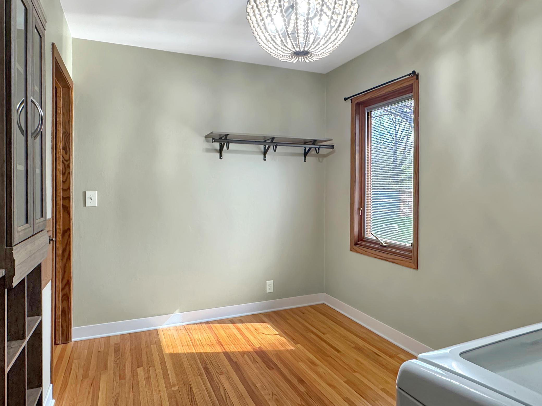 2nd MF Bedroom/Laundry