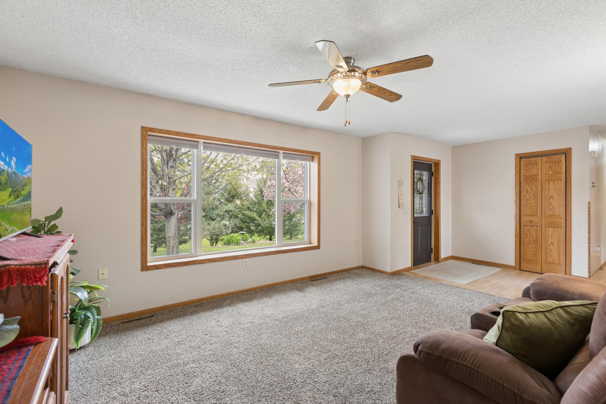 Living Room.jpg