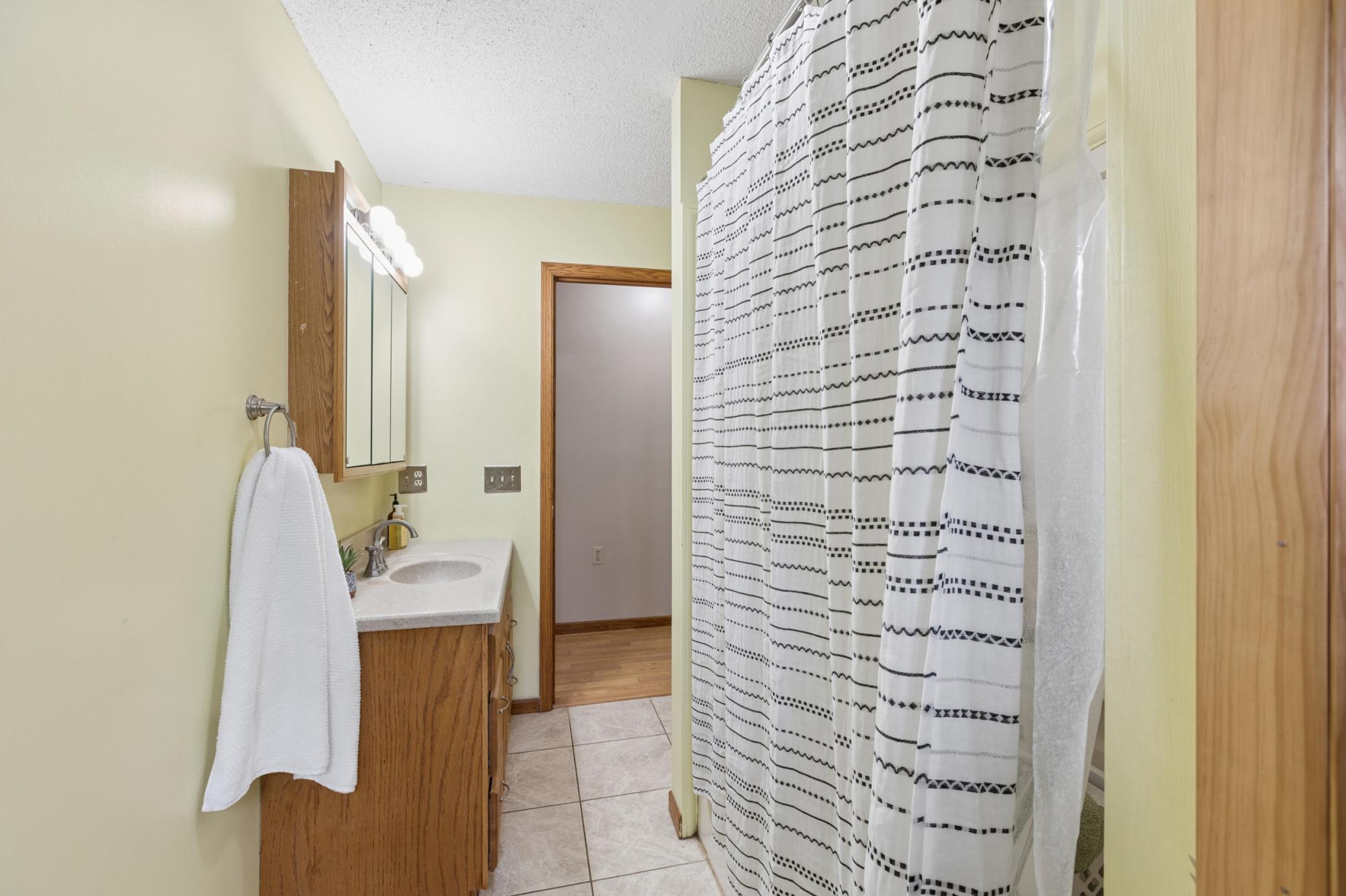 Main Level - Bath.jpg