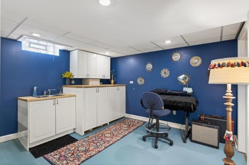 721 Parkway Drive, Saint Paul, MN 55106