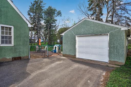 721 Parkway Drive, Saint Paul, MN 55106