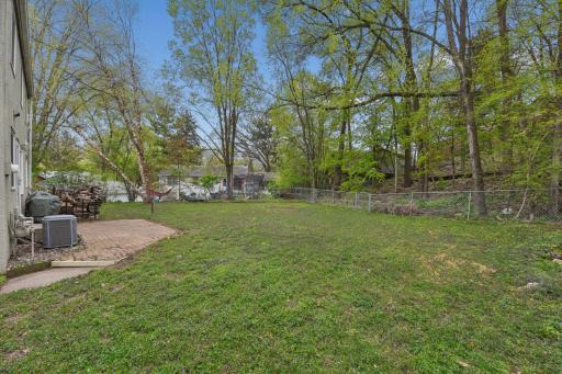 1405 Mahtomedi Avenue, Saint Paul, MN 55115