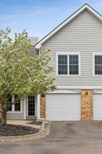 6000 Chasewood Parkway, 204, Hopkins, MN 55343