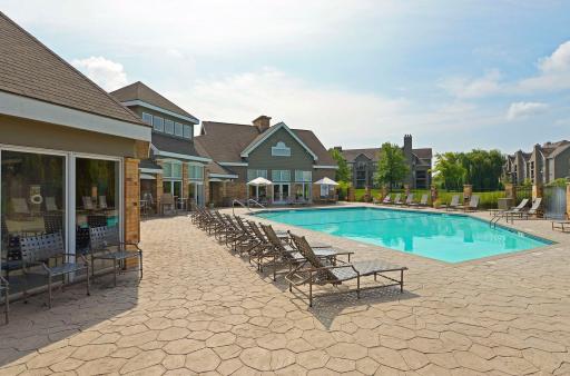 6000 Chasewood Parkway, 204, Hopkins, MN 55343