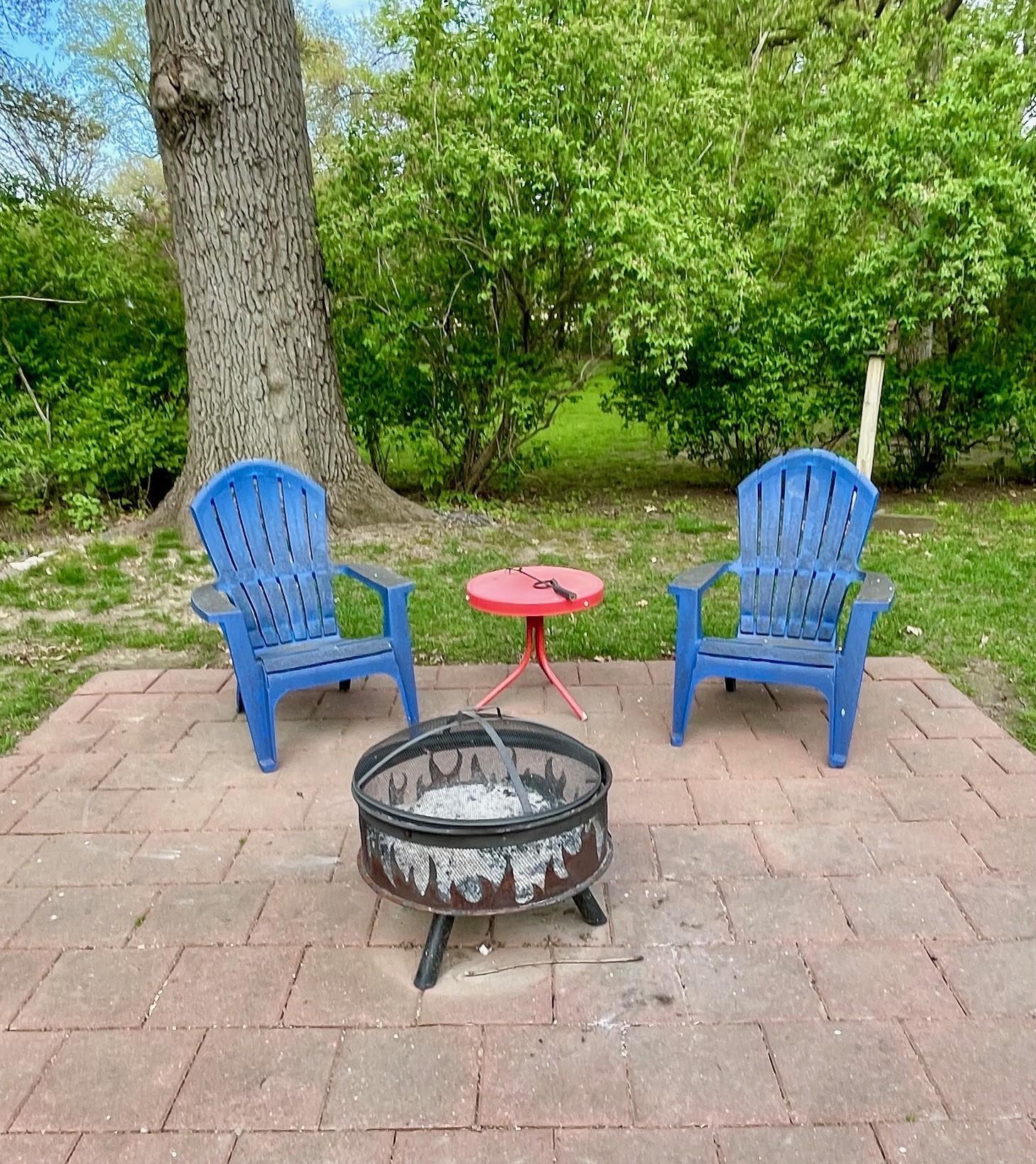 Relaxing fire patio