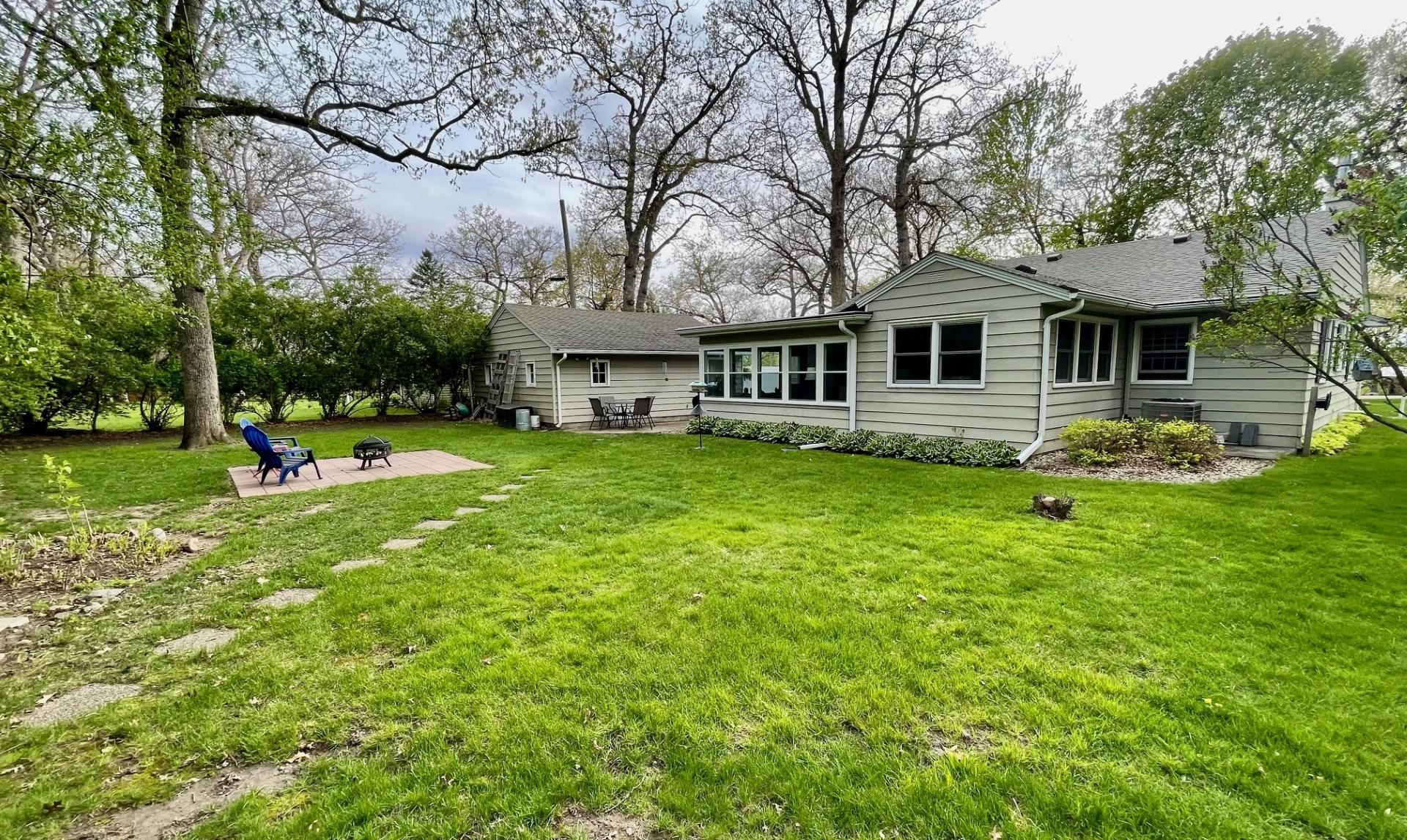Large yard, front and back