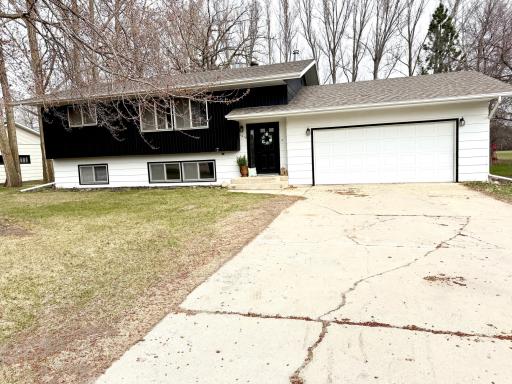 1215 Edgewood Drive, Thief River Falls, MN 56701