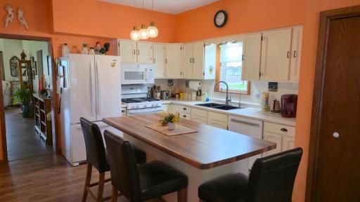 6321 County 11 Boulevard, Kenyon, MN 55946