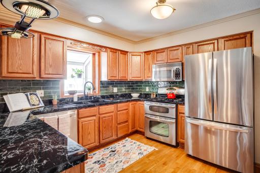 2722 Vale Crest Road, Minneapolis, MN 55422