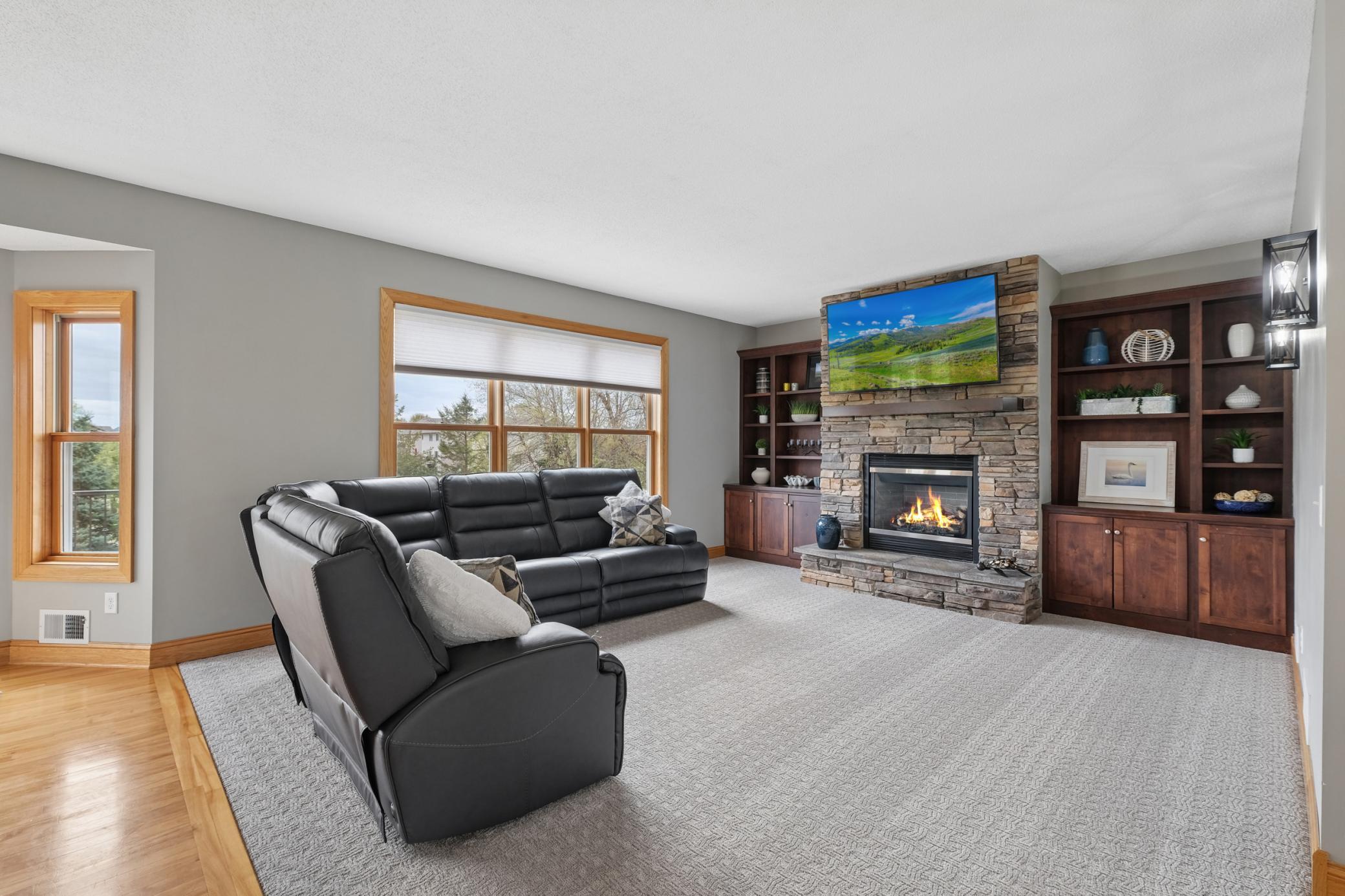 Spacious living room
