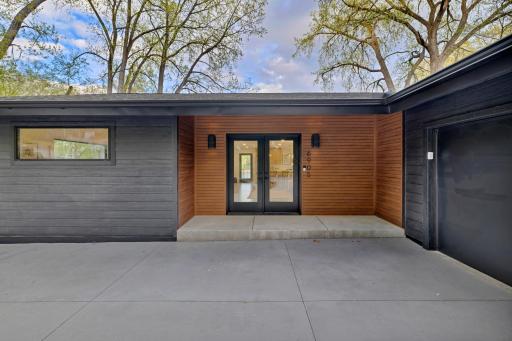 6905 Dakota Trail, Minneapolis, MN 55439