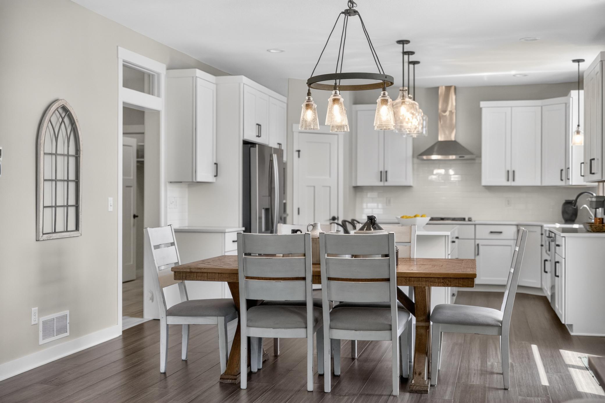 Seamless flow to kitchen