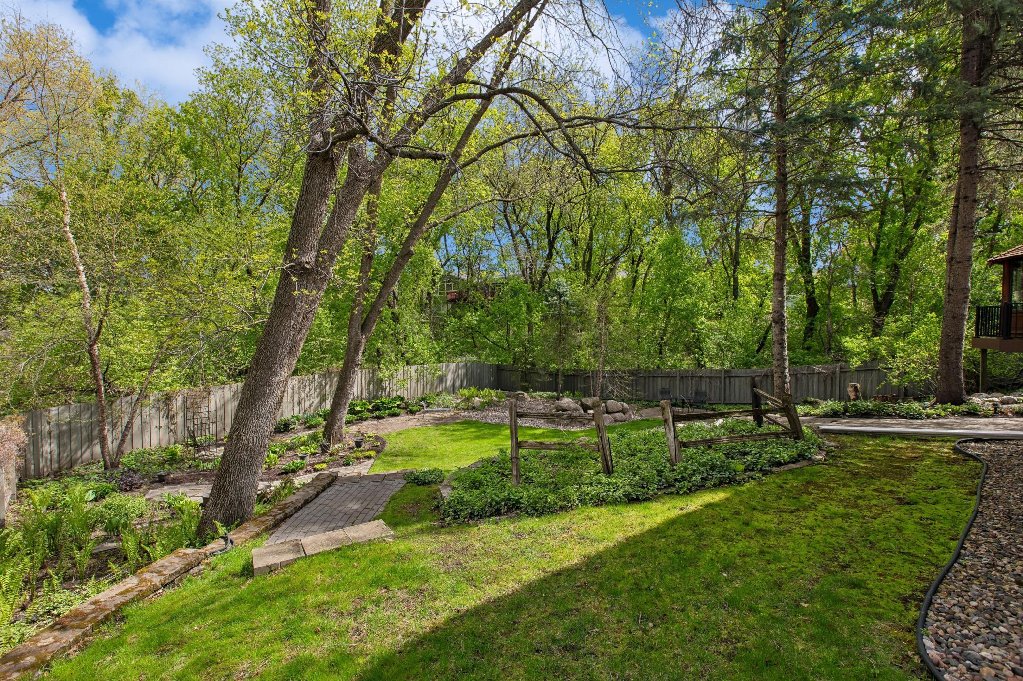 48-Backyard perineal gardens.jpg