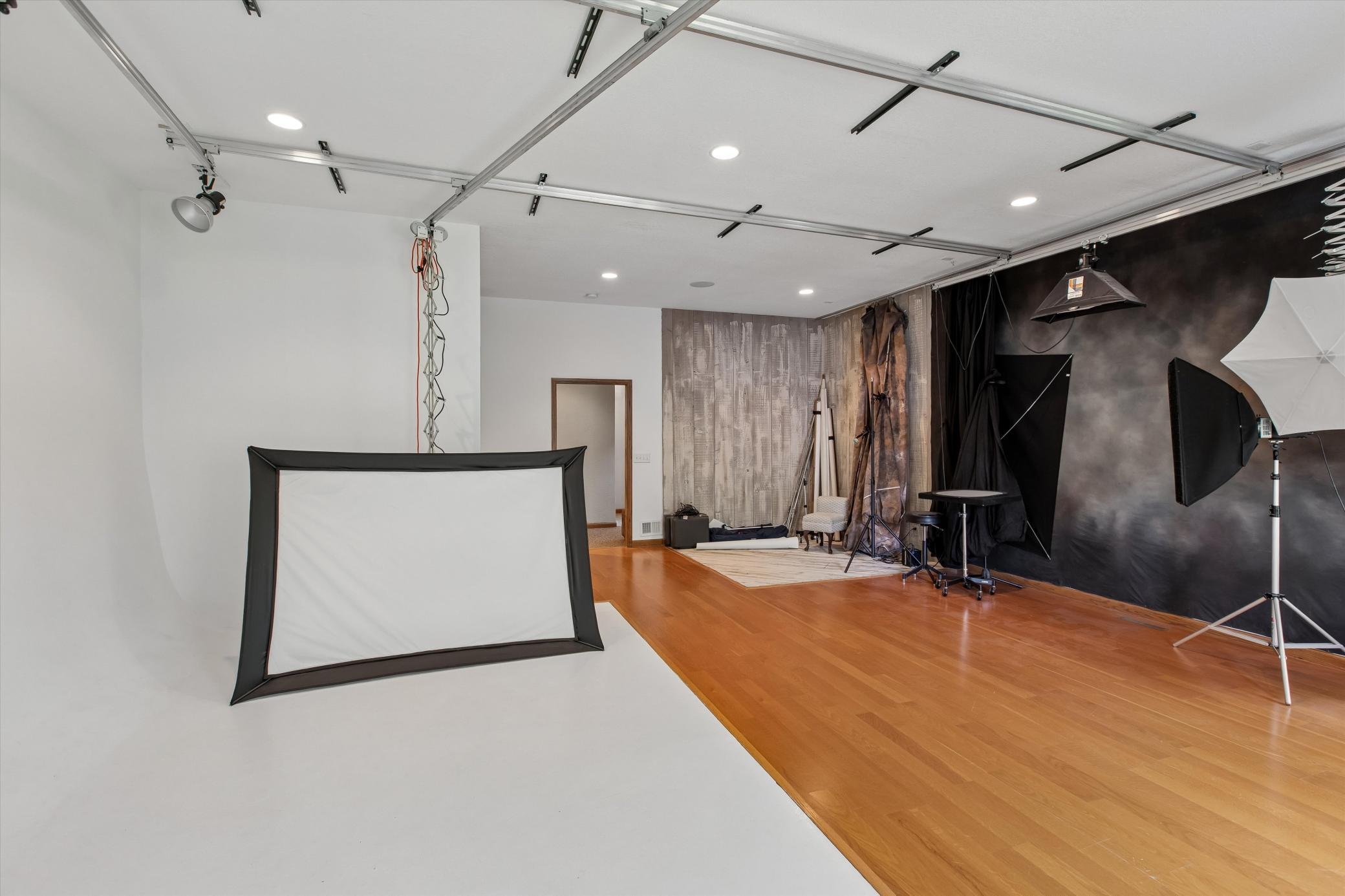 44-UL Studio.jpg