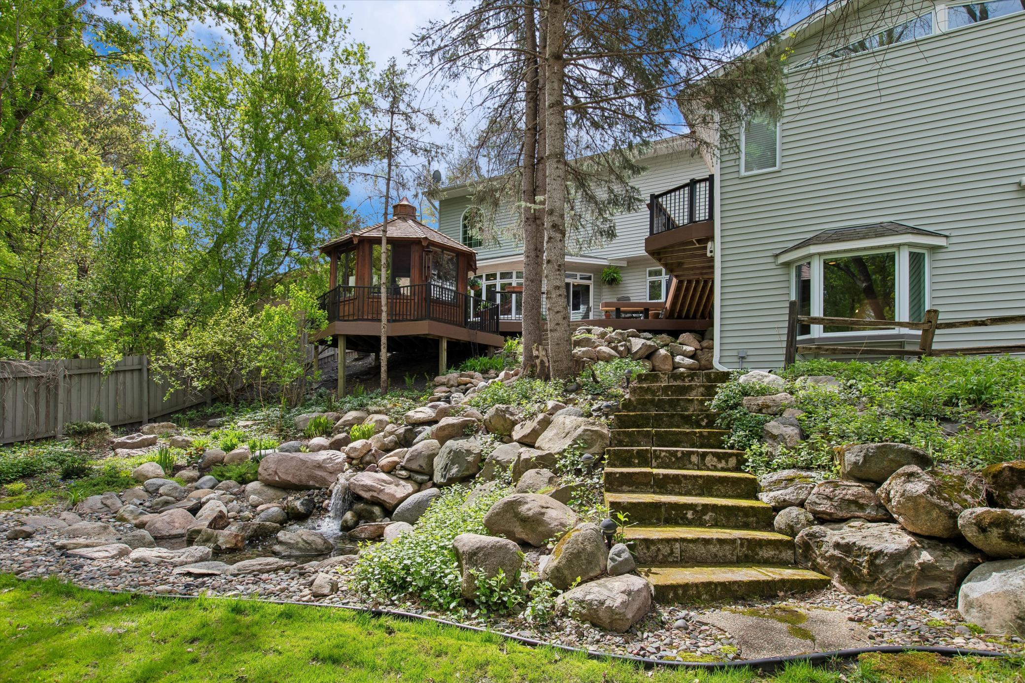 46-Backyard.jpg