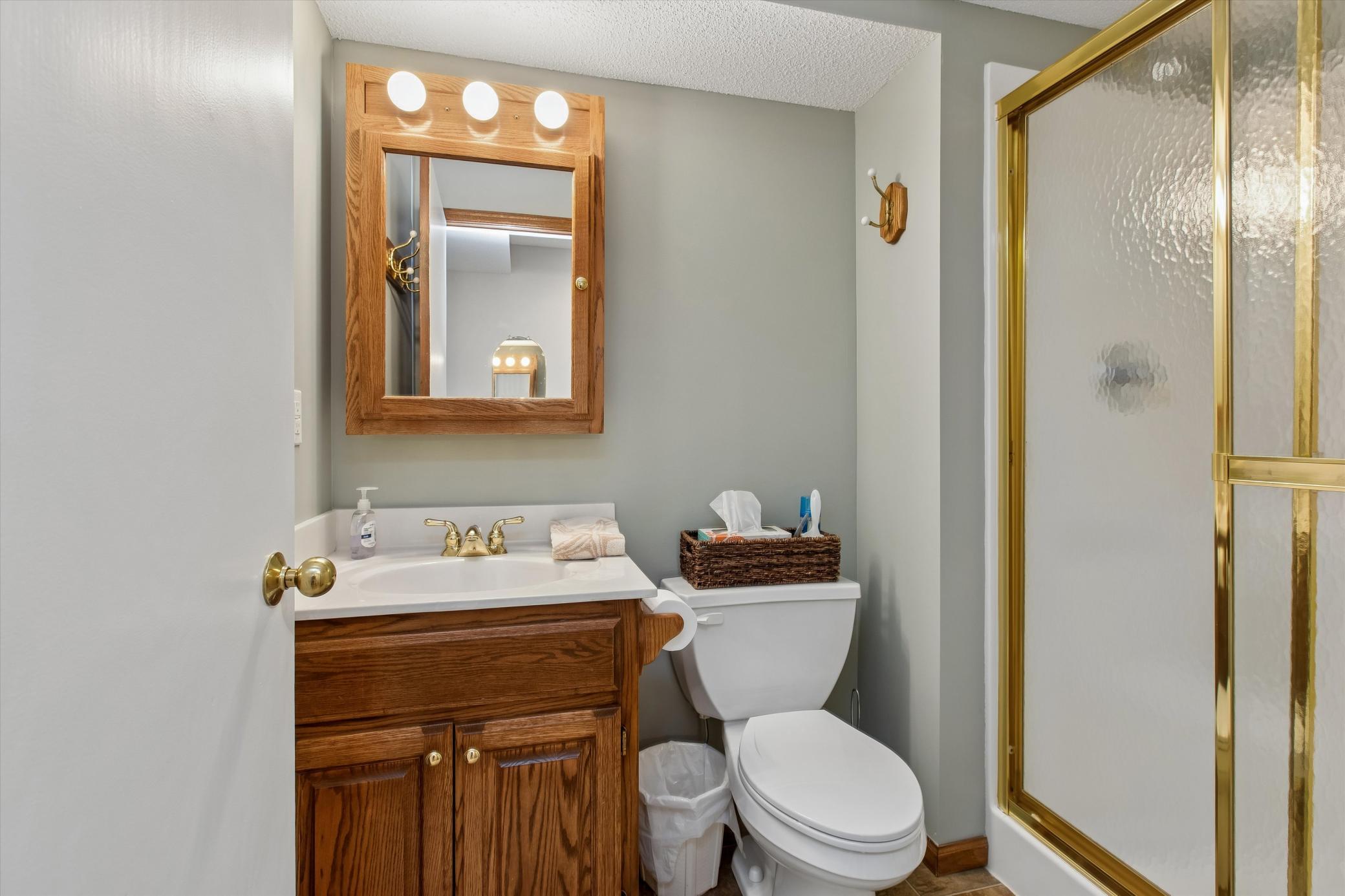 34-LL 3_4 Bathroom.jpg
