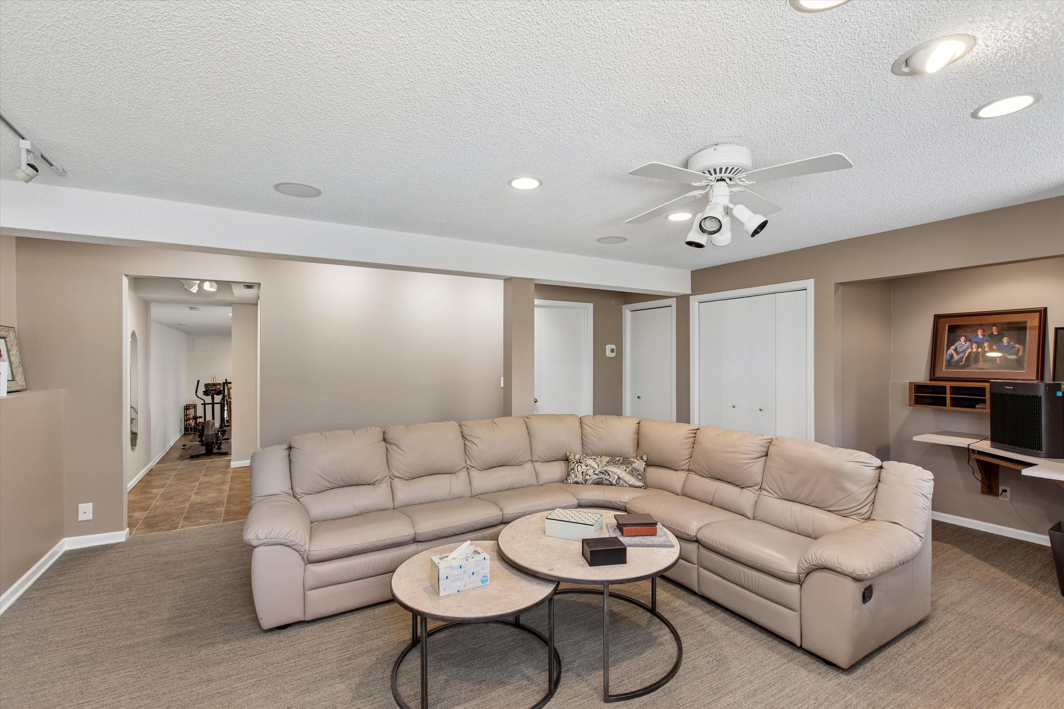 32-LL Family Room.jpg