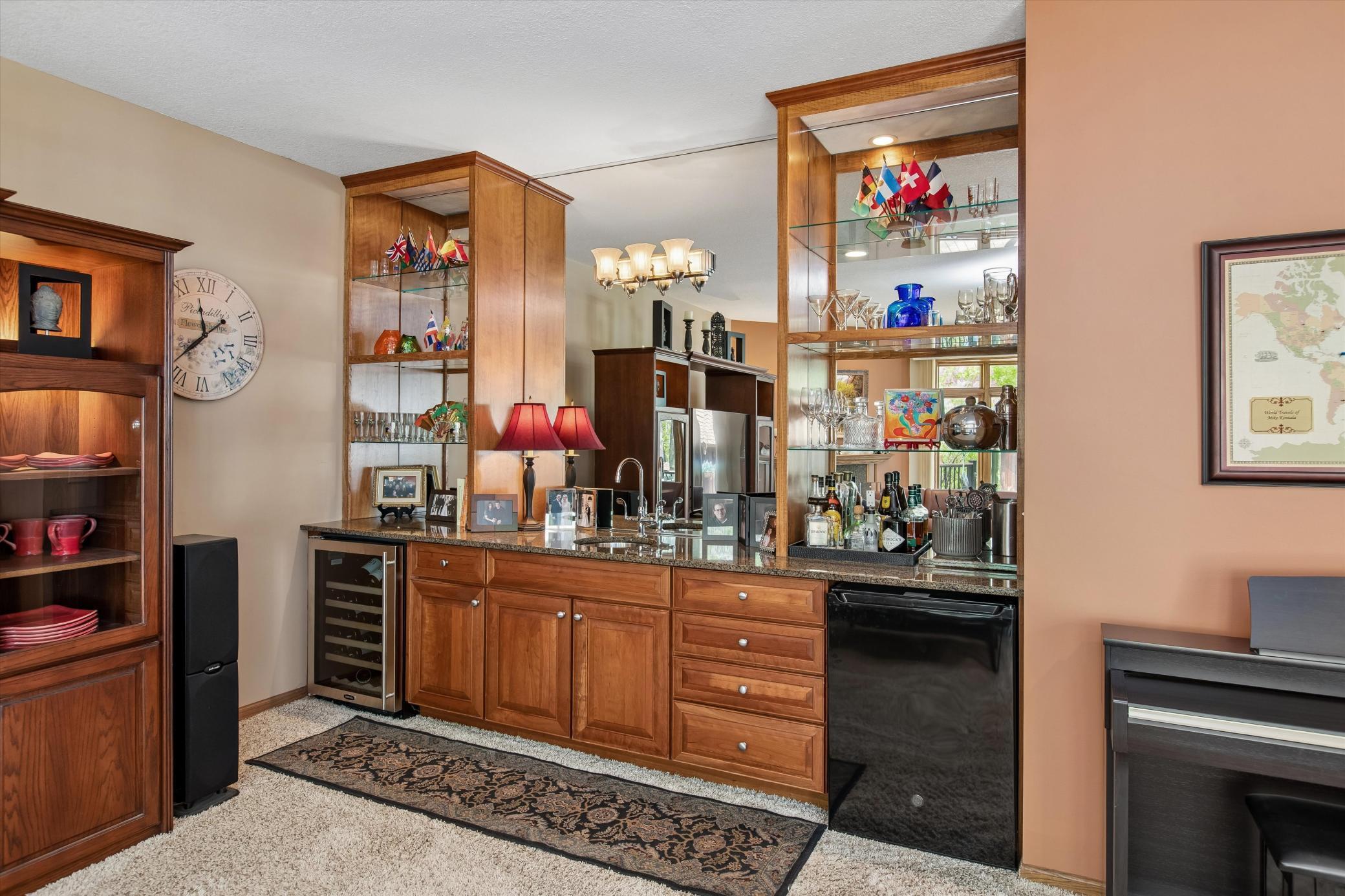 18-Wet Bar.jpg