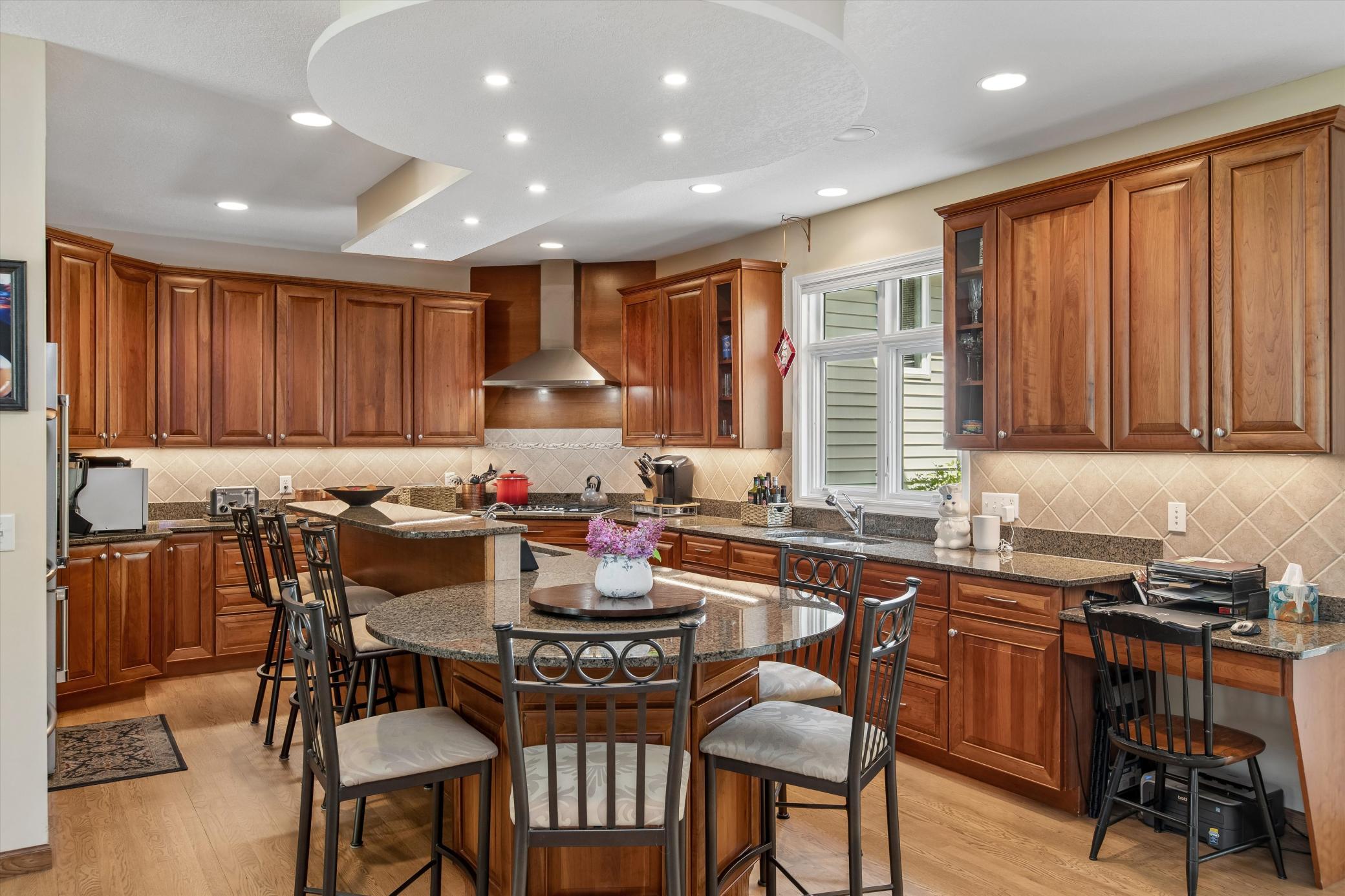 09-Kitchen.jpg