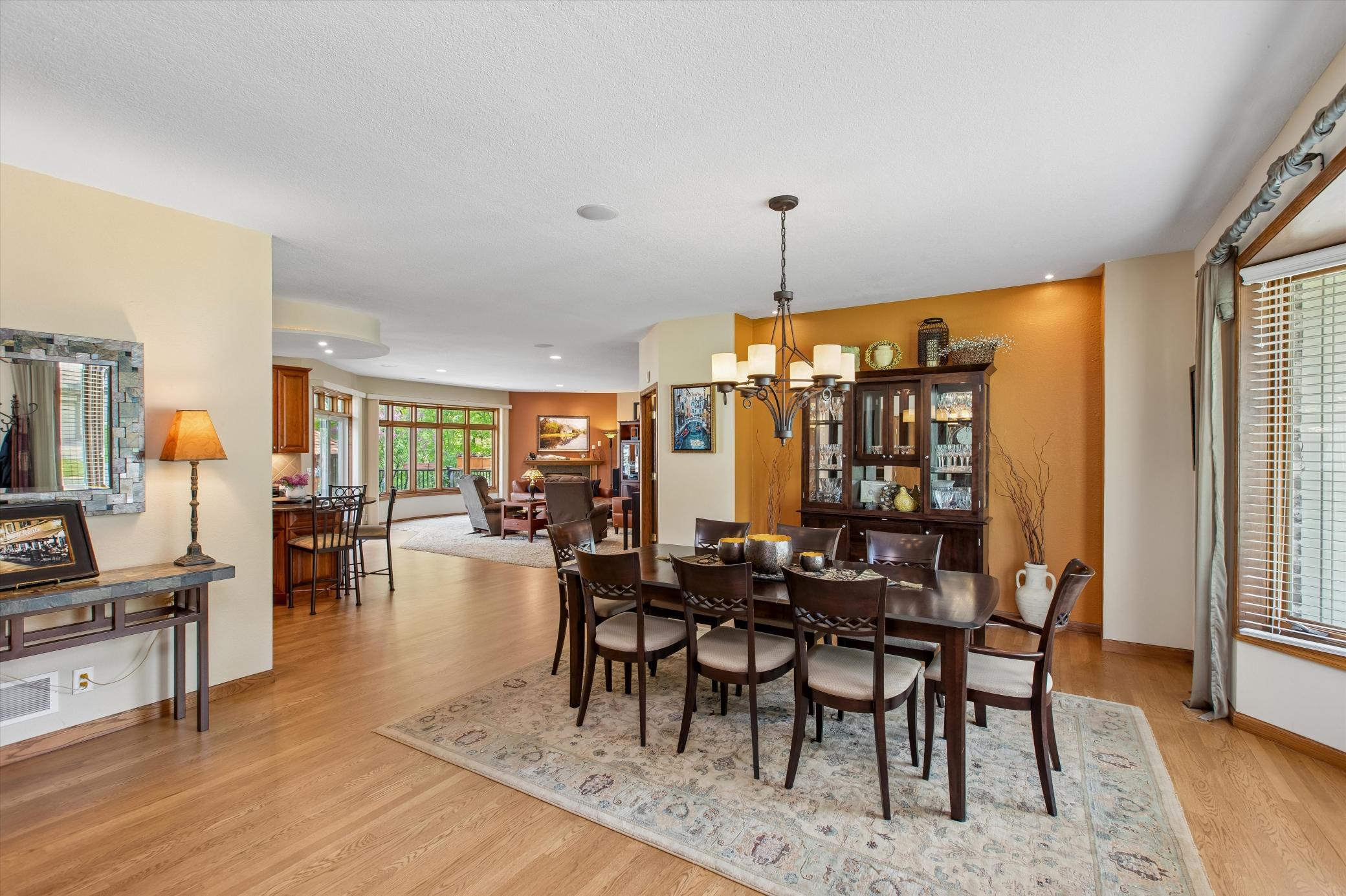 05-Dining Room.jpg