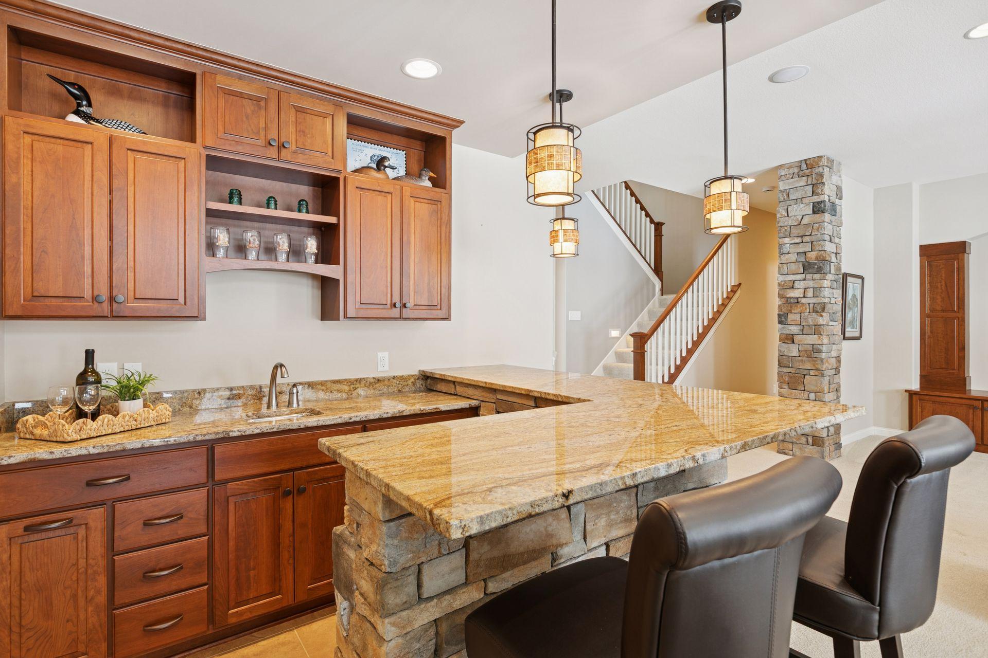 Lower level wrap around bar