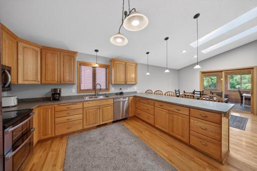 1011 Golfers Ct SE, Rochester, MN 55904