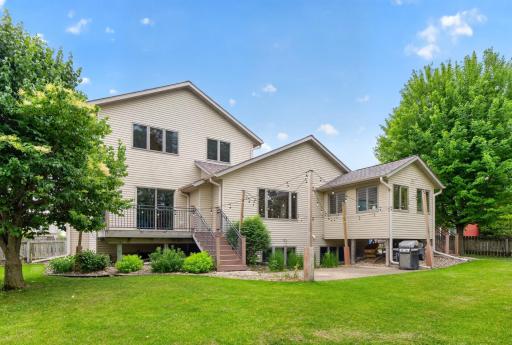 1011 Golfers Ct SE, Rochester, MN 55904